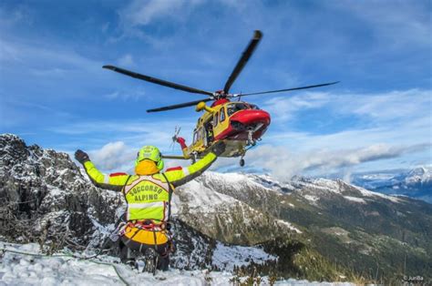 Gran Sasso Due Alpinisti Precipitano E Muoiono Sul Corno Piccolo