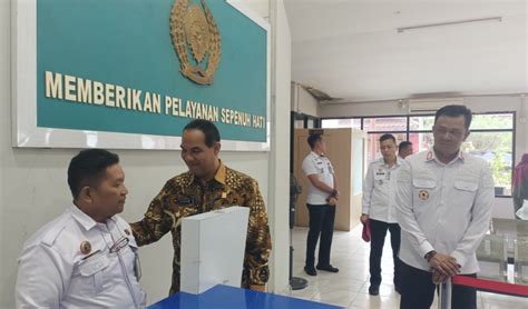 Kakanwil Ilham Djaya Kunjungan Kerja Ke Rutan Kelas I Palembang Inti