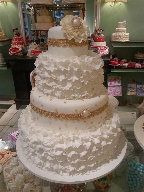 White And Gold Wedding Cake Decorated Cake By Christina Cakesdecor