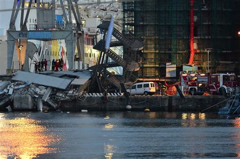 L Incidente Al Porto Di Genova Foto Il Post