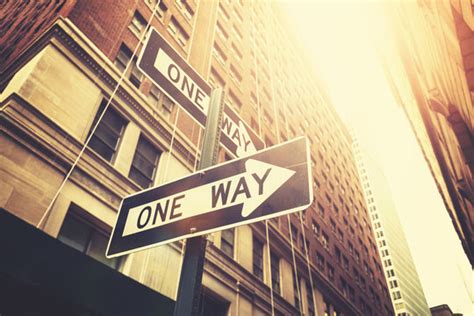 "One Way" Bilder – Durchsuchen 16,417 Archivfotos, Vektorgrafiken und ...