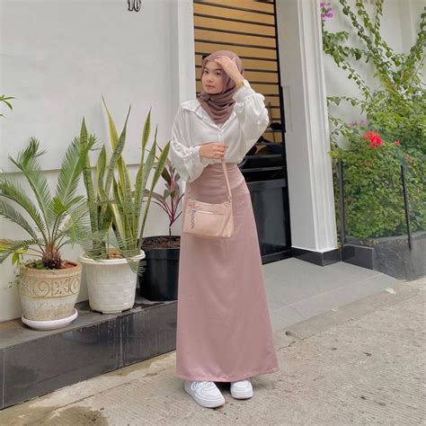 Ide Outfit Setelan Rok Pink Untuk Tampil Girly