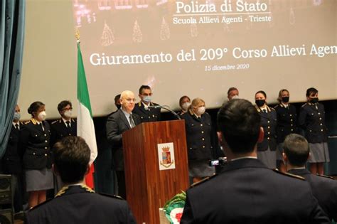 Polizia Giuramento Allievi Agenti Alla Scuola Di Trieste Notizie