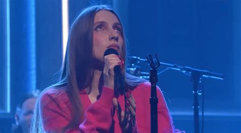 Watch Dry Cleaning Perform Hot Penny Day On The Tonight Show