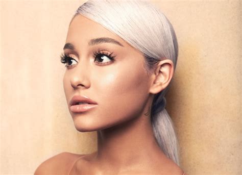 4532542 Headphones Women Face Ariana Grande Makeup Rare Gallery
