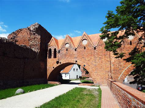 Ruins Of The Teutonic Castle In Torun Torun Destimap Destinations