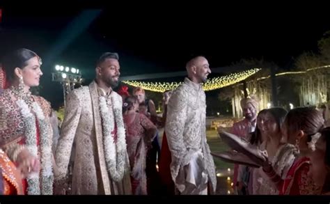 Hardik Pandya Offered Rs 5 Lakhs To Natasa S Bridesmaids In Return Of His Shoes During Joota Chhupai