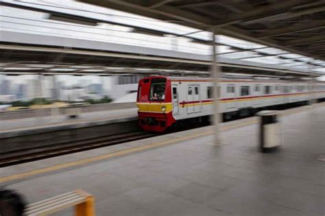 Ambil Dari China KAI Commuter Beli 3 Rangkaian KRL Baru