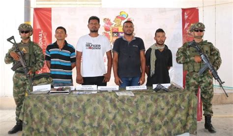 Cuatro Presuntos Integrantes Del Clan Del Golfo Fueron Capturados Por El Ejército En La Guajira