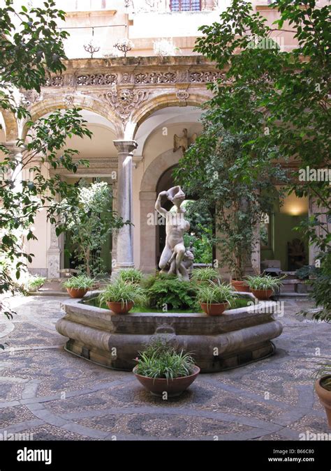 Fuente Del Tritón El Museo Arqueológico Palermo Sicilia Fotografía