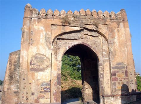Royal Entrance in Ranthambore Free Photo Download | FreeImages