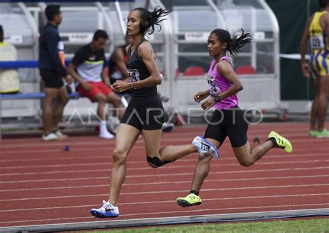 EMAS LARI 5000 METER PUTRI DKI ANTARA Foto