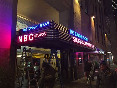 Jimmy Fallons Name Goes On 30 Rock Marquee The New York Times