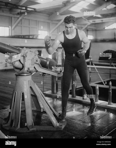 World Champion Boxer Jack Dempsey In Fighting Pose Ca 1920 24 Bsloc