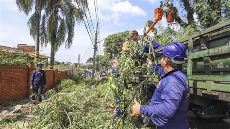 Prefeitura De Curitiba Trabalha Nas Ruas No Atendimento S Situa Es De