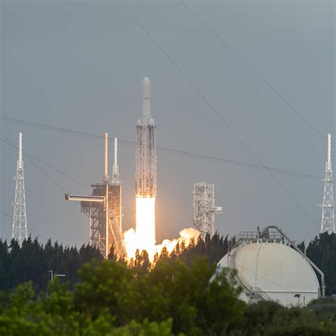 Spacex Falcon Heavy Blast Off Nasas Psyche Spacecraft On Its Way To