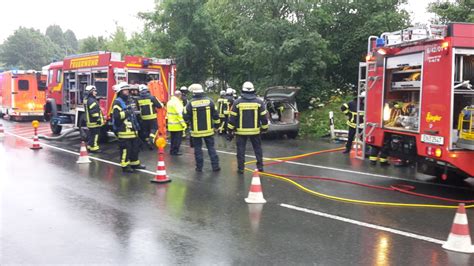 Verkehrsunfall Mit Eingeklemmter Person Einsatzbericht Wetter Ruhr