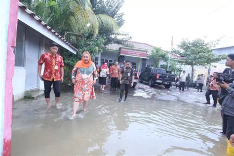 Pasca Banjir Genangan Di Muktiharjo Kidul Dan Tlogosari Semarang Lama