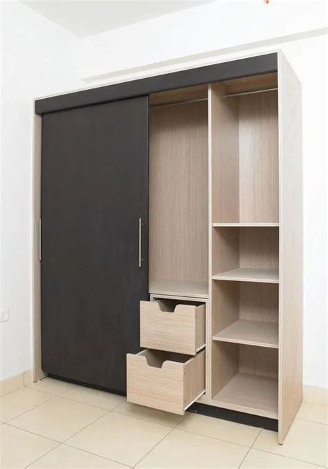 Plywood Door Modular Wooden Wardrobe With Mirror With Locker At Rs