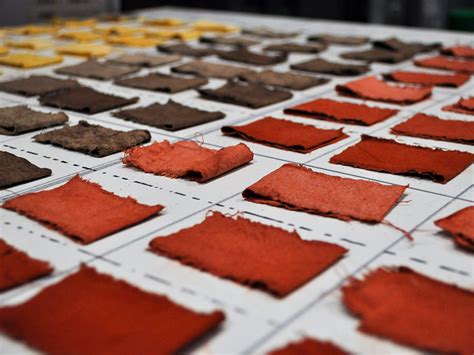 Waag | Using earth pigment dyes at TextileLab