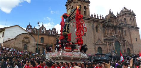 Las Costumbres Y Tradiciones De Perú Más Interesantes Howlanders Blog