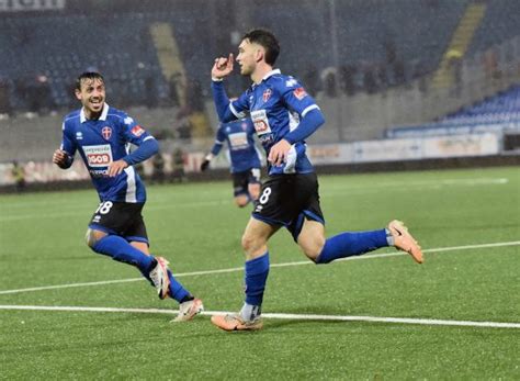 Secondo Successo Consecutivo Per Il Novara Fc Battuto La Virtus Verona