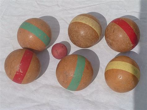 Jeu De Boules Ancien En Bois Vintage Luckyfind