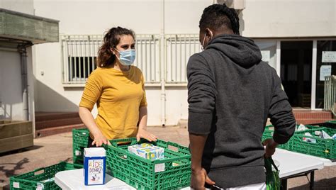 Qui Sont Ces Jeunes Touch S Par La Pr Carit Alimentaire Mouv