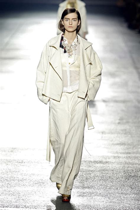 Dries Van Noten Ready To Wear Fashion Show Collection Spring Summer