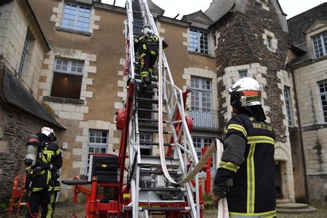 Photos Et Vid Os Man Uvre Au Ch Teau Dangers Les Sapeurs Pompiers