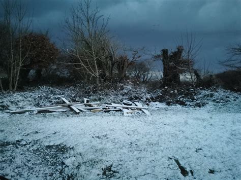 Irelands First Snow Pictures Of As Met Eireann Say More Wintry