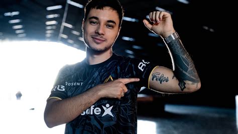 CS GO Felps anuncia volta ao competitivo e está aberto a propostas