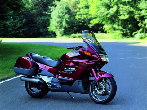 Надежность и комфорт в Honda ST1100 Pan European