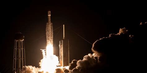 SpaceX Falcon Heavy rocket launches military spaceplane after delays