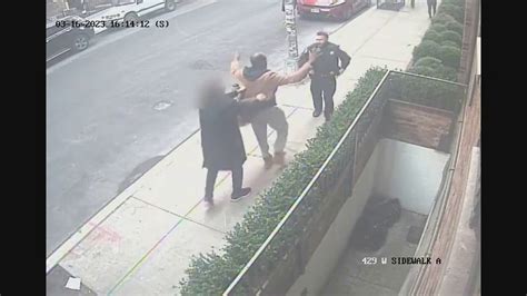 Video Shows Good Samaritan Helping Nypd Take Down Armed Suspect Fox