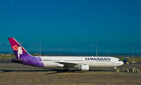 Hawaiian Airlines flights to Hawaii under $500 r/t