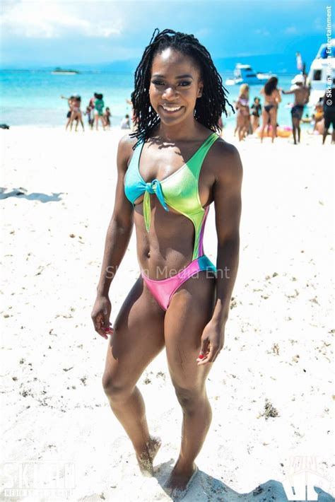 8 Hot Sexy Azalea Hart Bikini Pics