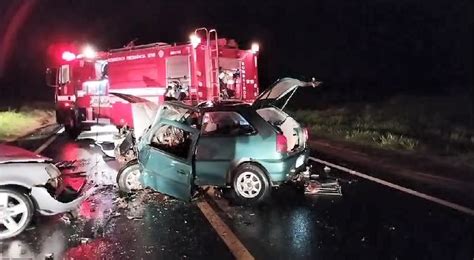 Acidente Entre Carros Deixa Tr S Feridos Em Rodovia De Santa F Do Sul