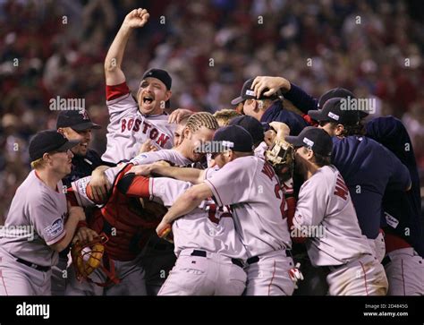 2004 world series red sox win hi-res stock photography and images - Alamy