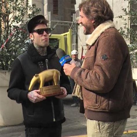 Fedez E Il Tapiro D Oro A Tiziano Ferro Voglio Bene Rtl