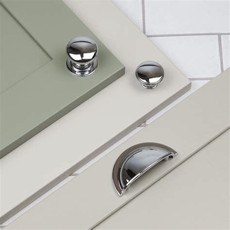 Polished Chrome Cup Handle And 2 Sizes Of Matching Round Knobs Handle And Home