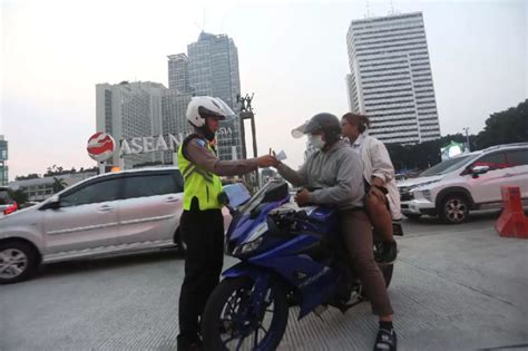 Tilang Manual Kembali Diberlakukan Dirlantas Polda Metro Anggota