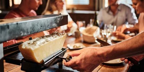 So Gelingt Der Perfekte Abend Mit Raclette Du Valais Aop Nau Ch