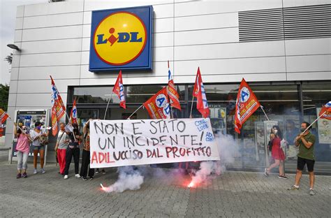 I Manifestanti Volevano Trascinarmi Gi E Aggredirmi Le Prime Parole