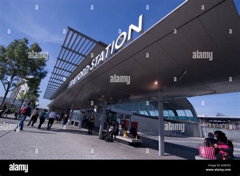 Stratford international railway station Stock Photo - Alamy