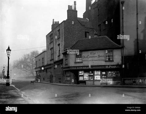 London Buildings And Landmarks The Old Curiosity Shop The Old