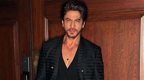 Shah Rukh Khan Quits Smoking But Still Feels Breathlessness People