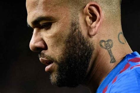 Daniel Alves Consegue Pagar Fiança E Pode Deixar A Prisão Ainda Hoje