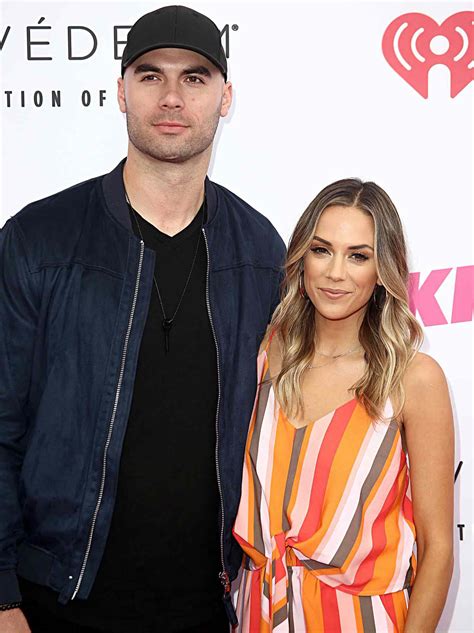 Jana Kramer Finalizes Divorce from Mike Caussin