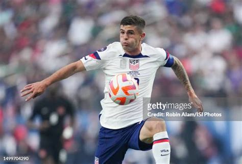 Christian Pulisic Arrives In Italy Ahead Of Move To Ac Milan